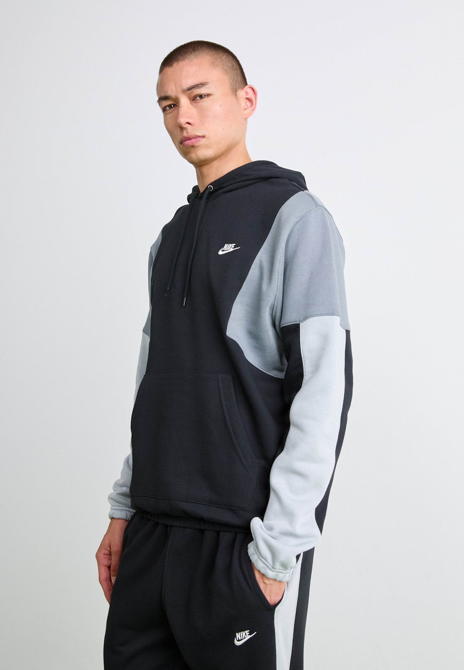 Sportswear Club HV1165 010 NIKE