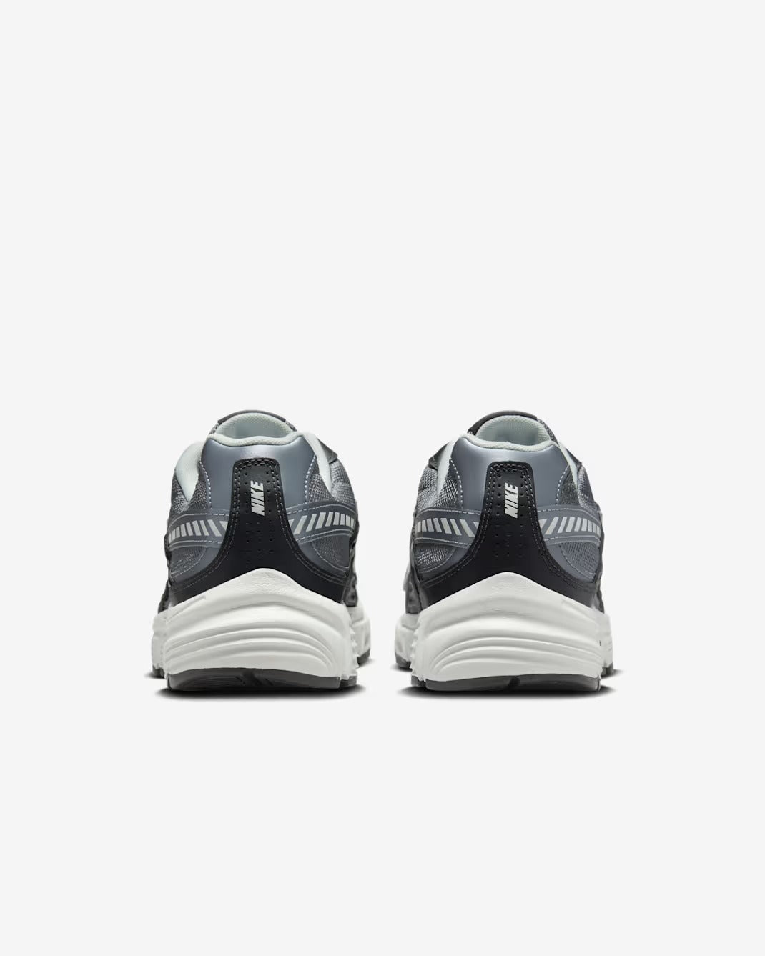 Nike Initiator IB3083 001 NIKE