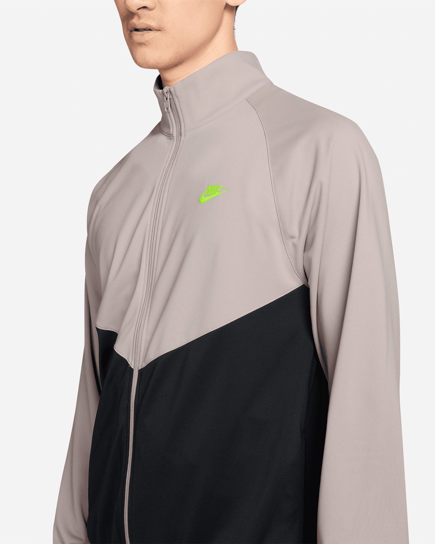Windrunner Track Suit IF1623 011 NIKE