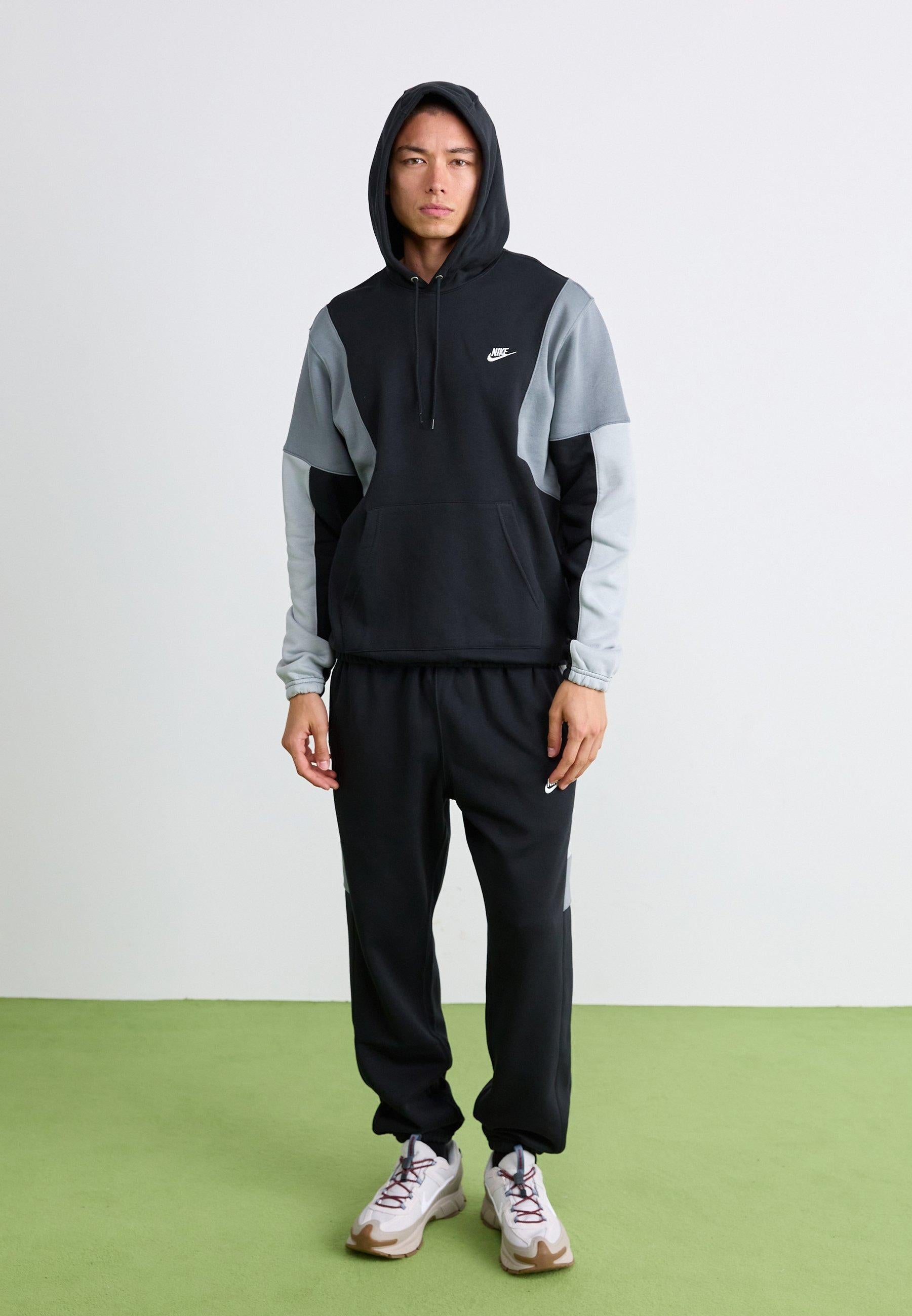 Sportswear Club HV1165 010 NIKE
