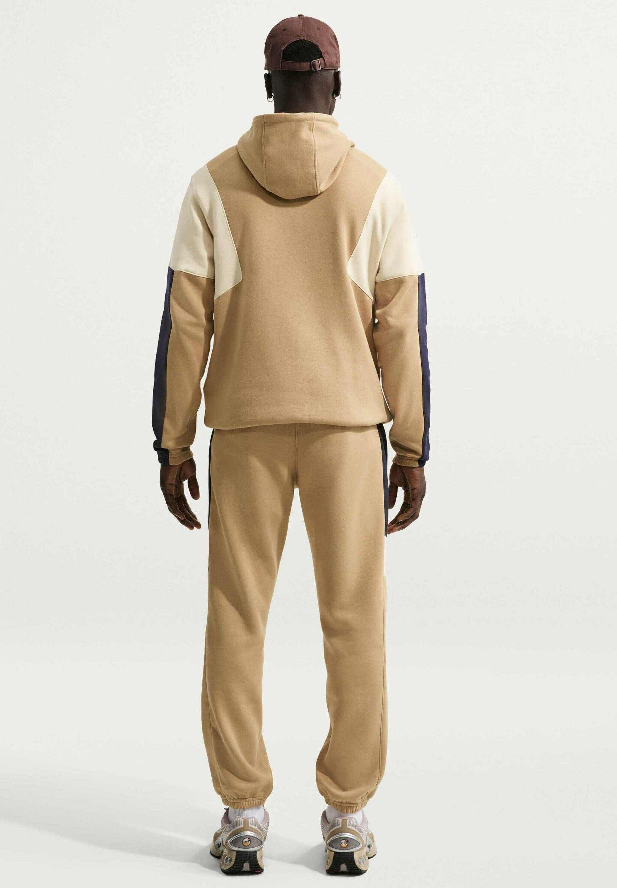 Sportswear Club HV1165 297 NIKE