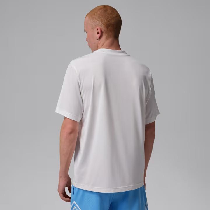 Dri-Fit sportswer essential IF0882 100 JORDAN