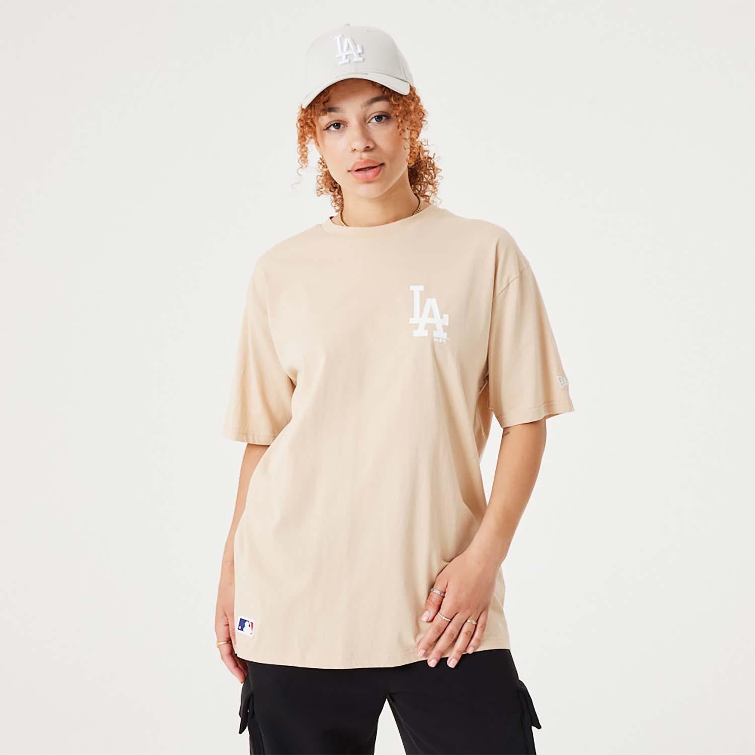 League Essntls LC OS 60332159 OMLWHI NEW ERA