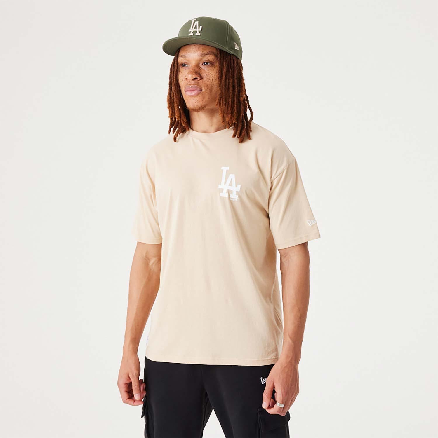 League Essntls LC OS 60332159 OMLWHI NEW ERA