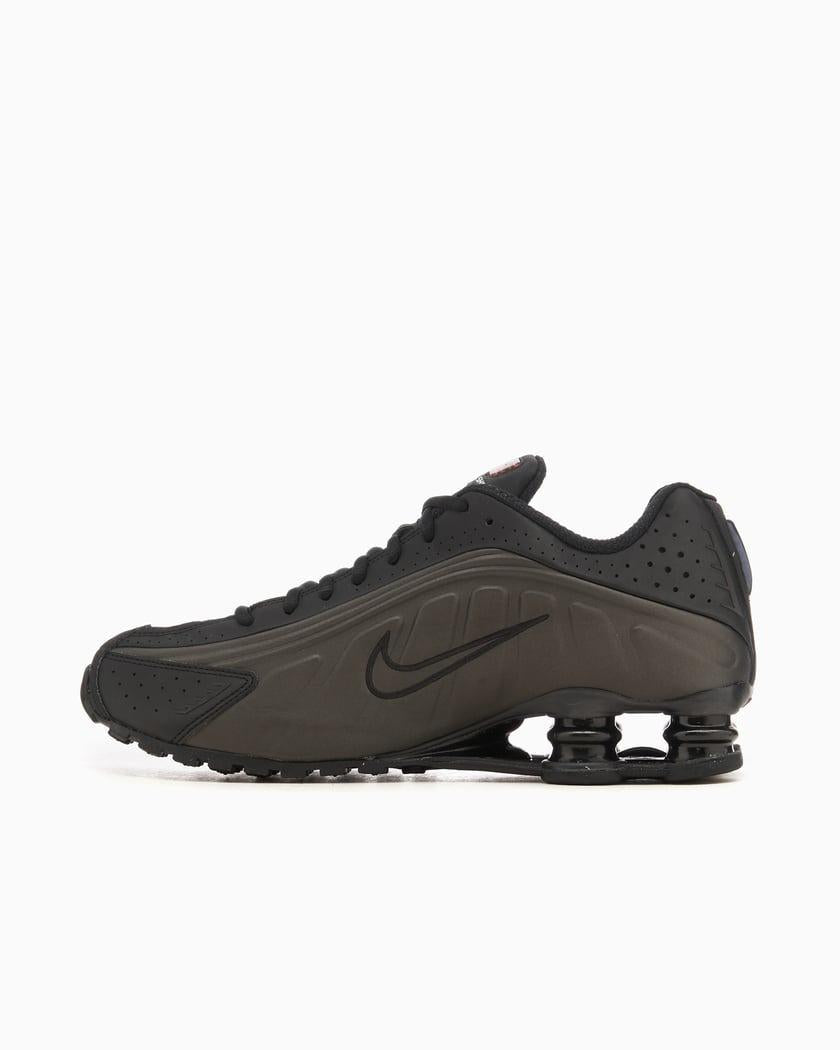 Shox R4 HQ1988 001 NIKE