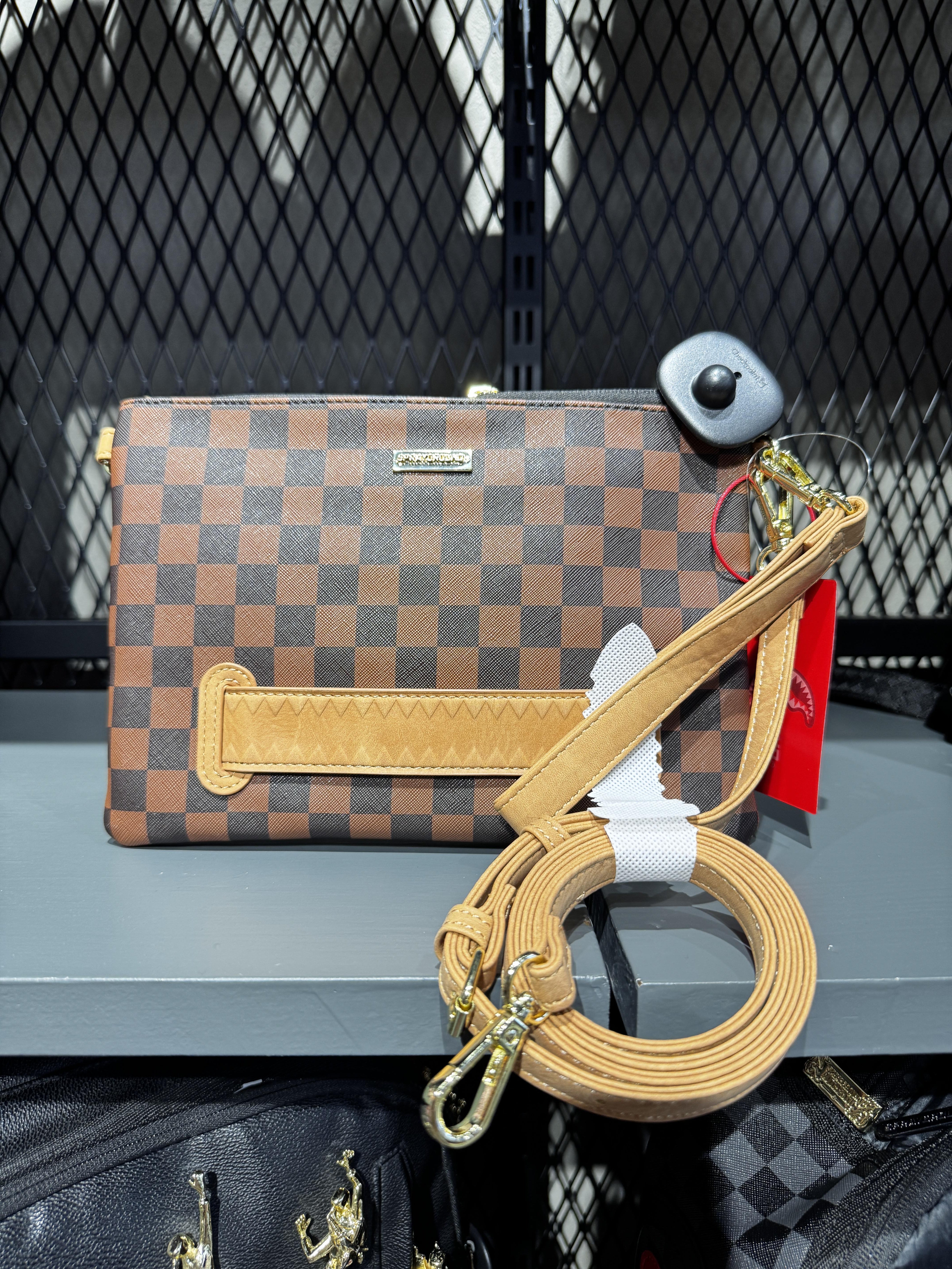 Hennyville Crossover Clutch 910B7994 NSZ SPRAYGROUND
