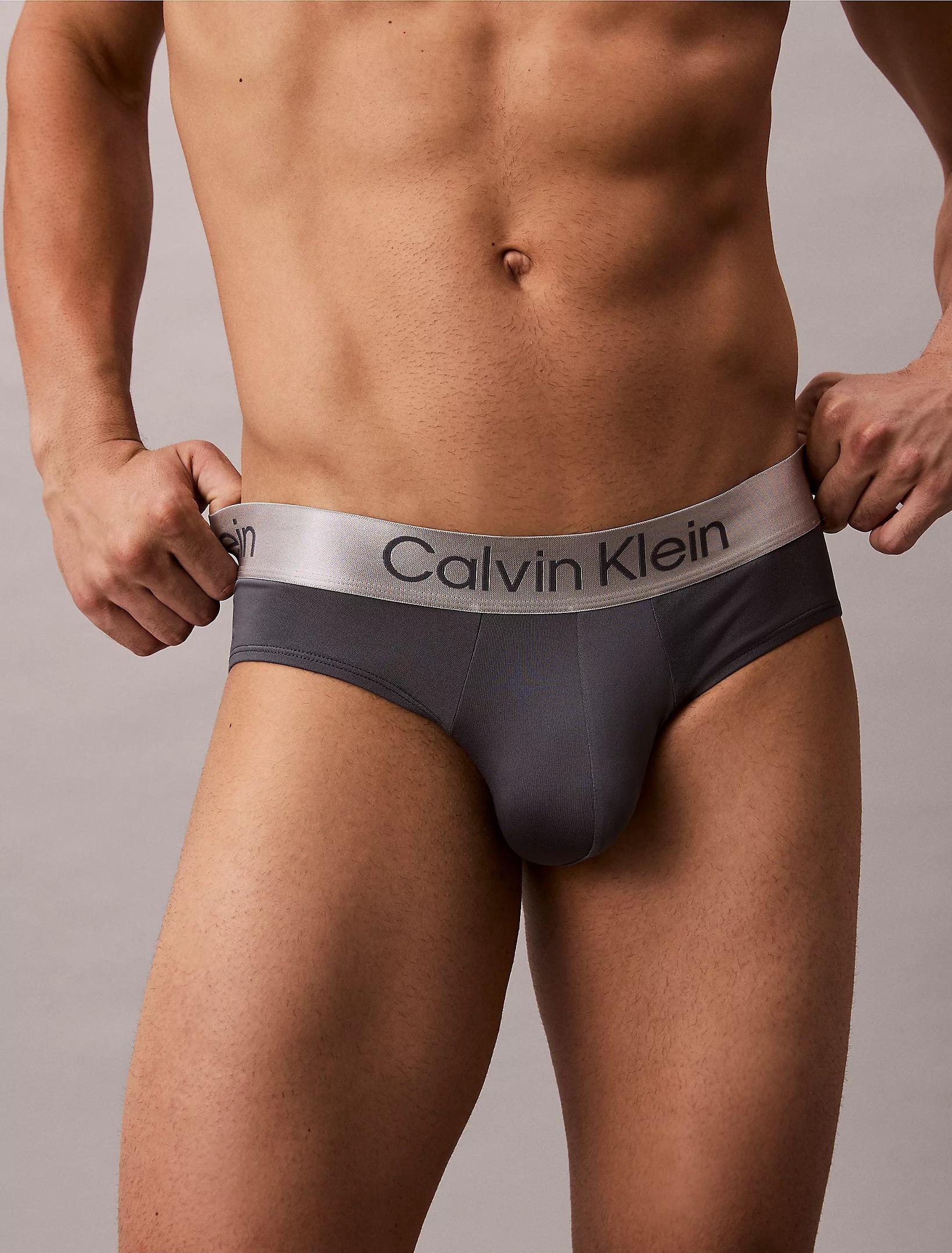 Slip con vestibilità a livello dei fianchi in confezione da 3 - Microfibre Stretch LV00NB4122 0GU CALVIN KLEIN