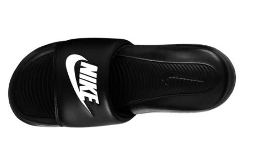 Victori One CN9675 002 NIKE