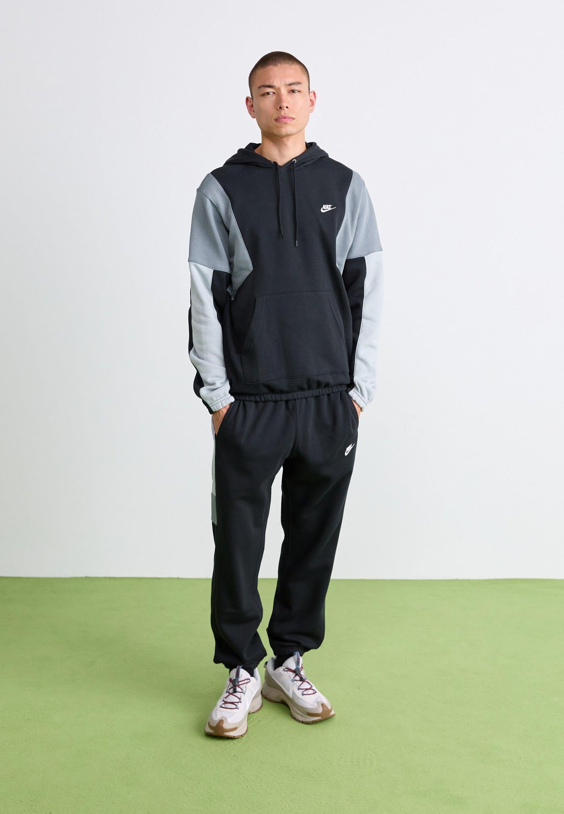 Sportswear Club HV1165 010 NIKE