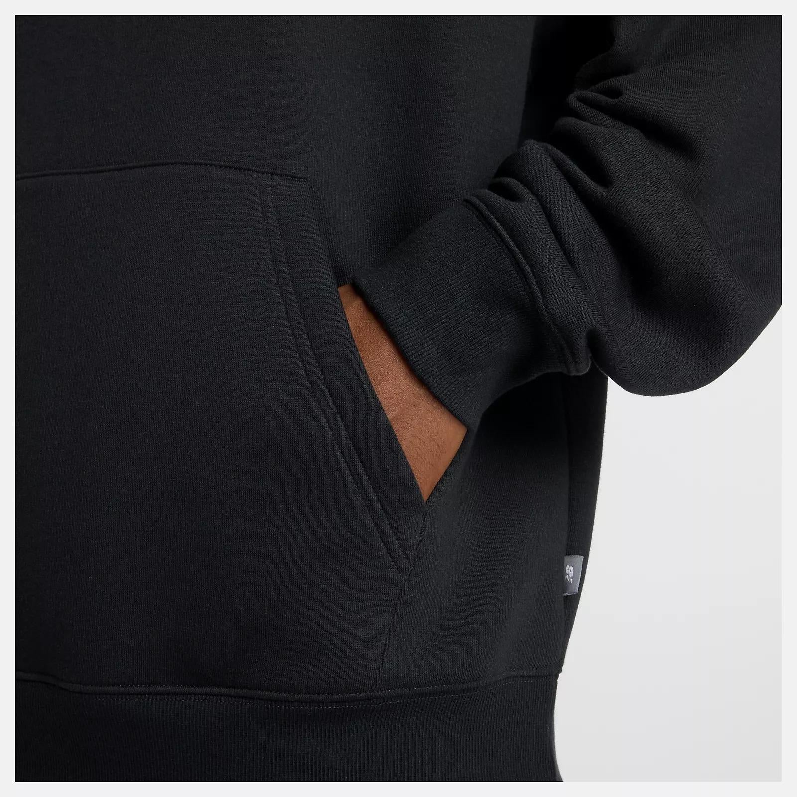 Linear Graphic Fleece Hoodie MT53528 BK NEW BALANCE