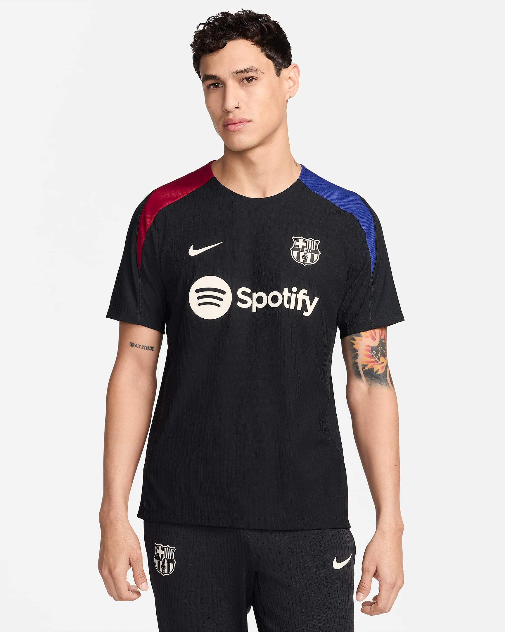 NIKE FN9258011