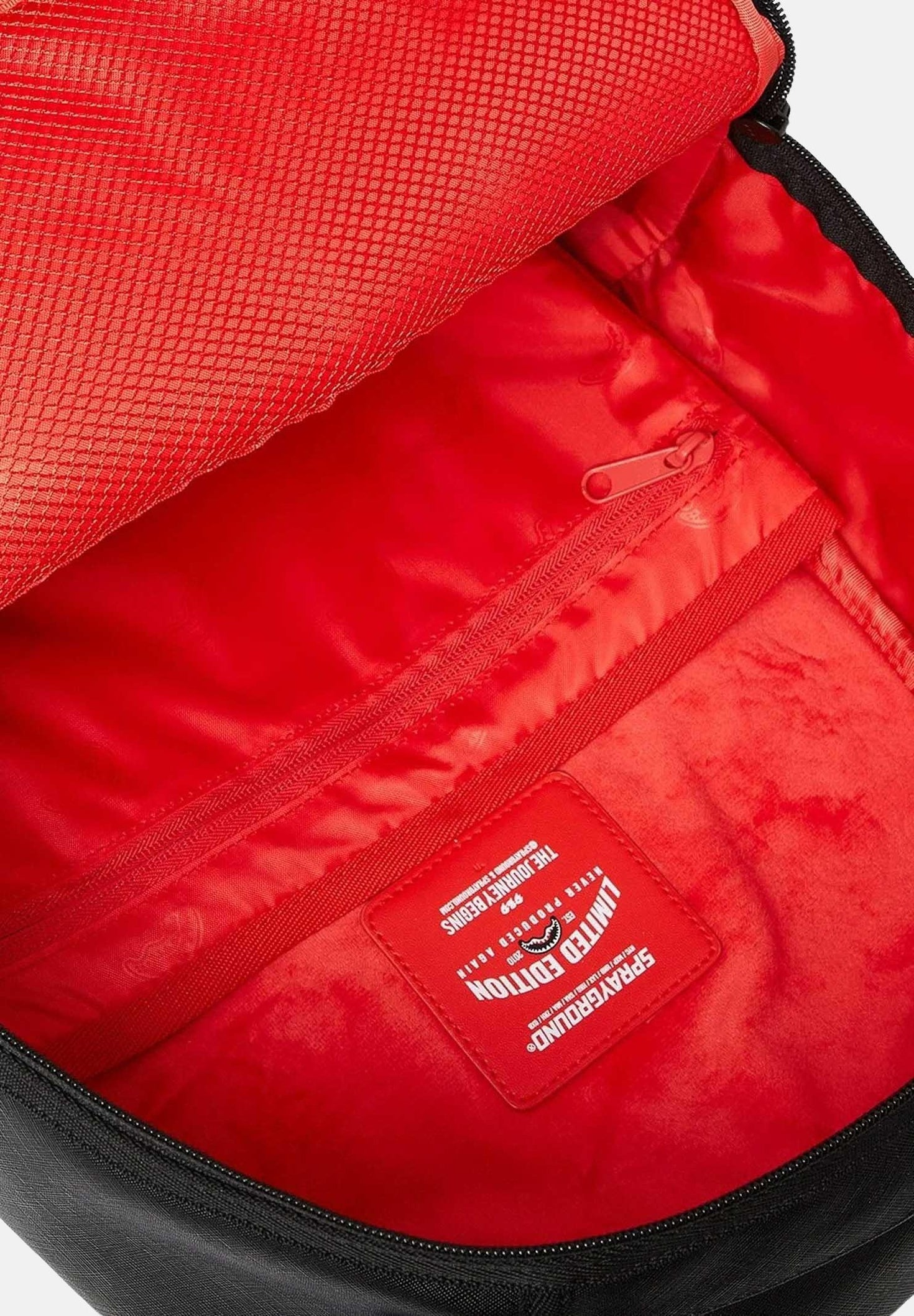 Shark Central Breakup Check Sorbet Grey Backpack 910B7635NSZ UNI SPRAYGROUND