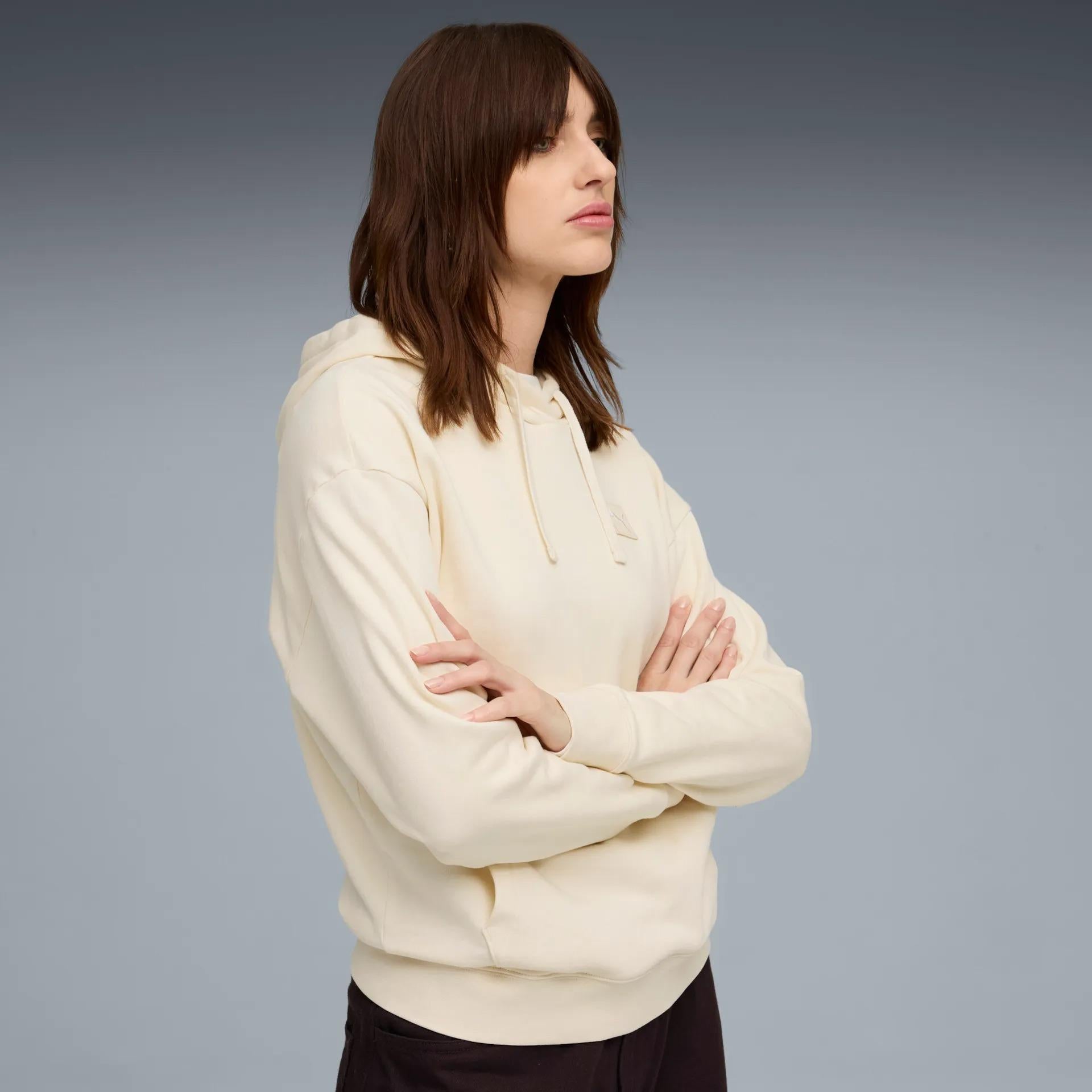 ESS ELEVATED Comfort Hoodie FL 688100 99 PUMA