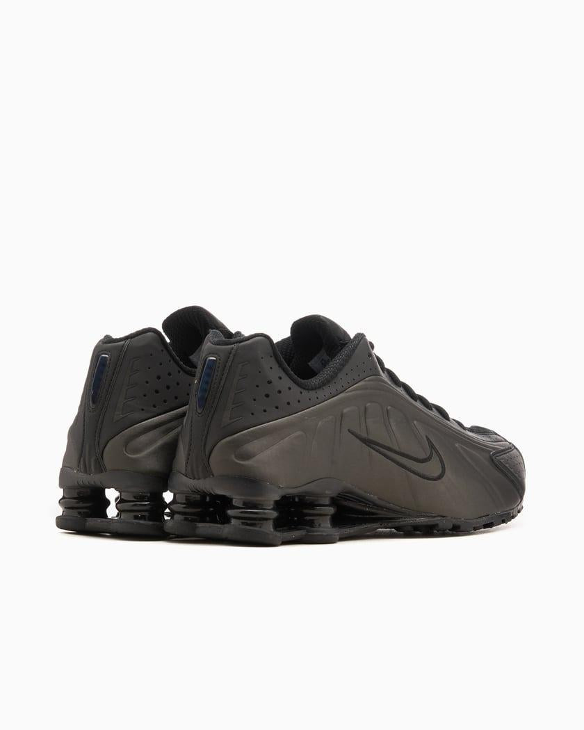 Shox R4 HQ1988 001 NIKE