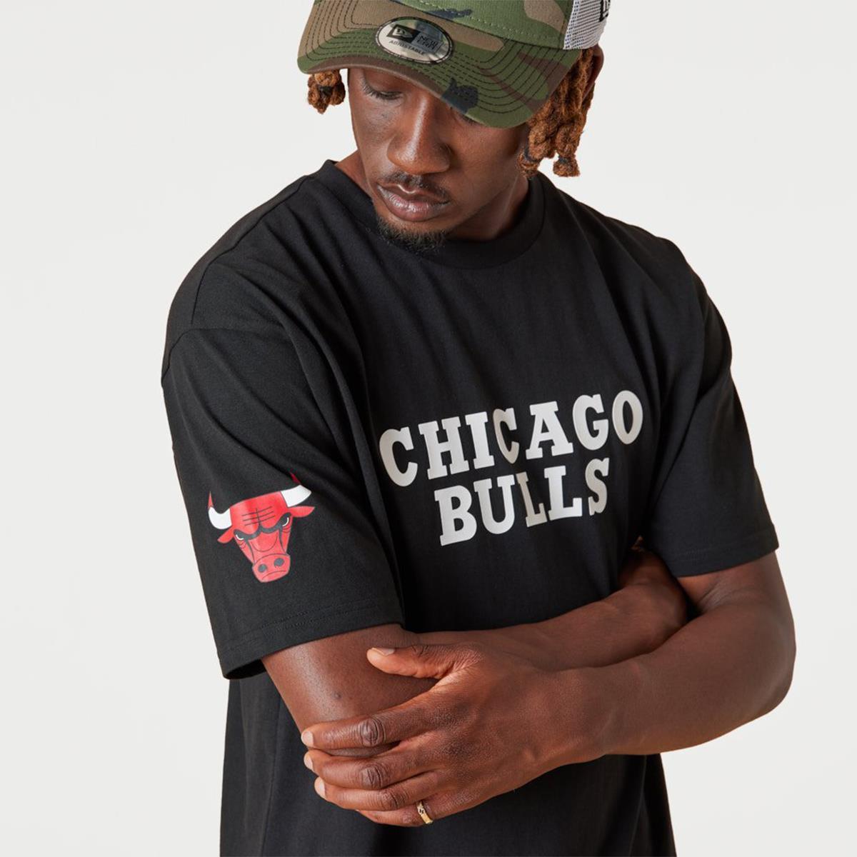 CHICAGO BULLS WORDMARK BLACK TEE<BR/> 13083847 UNI NEW ERA