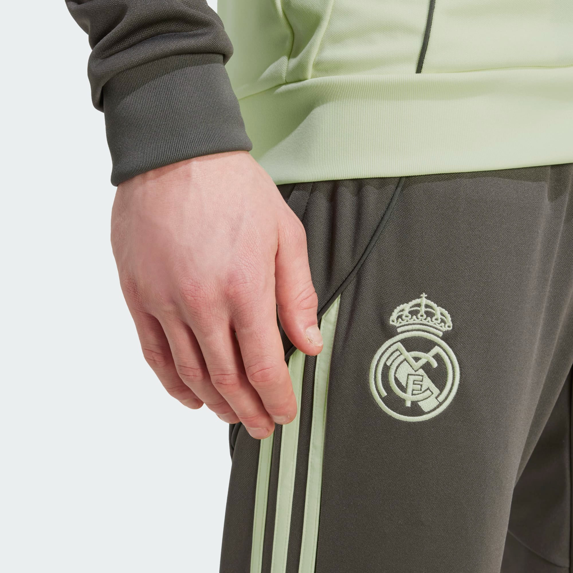 Real Madrid Terrace Icons Track Top JP4013 UNI ADIDAS
