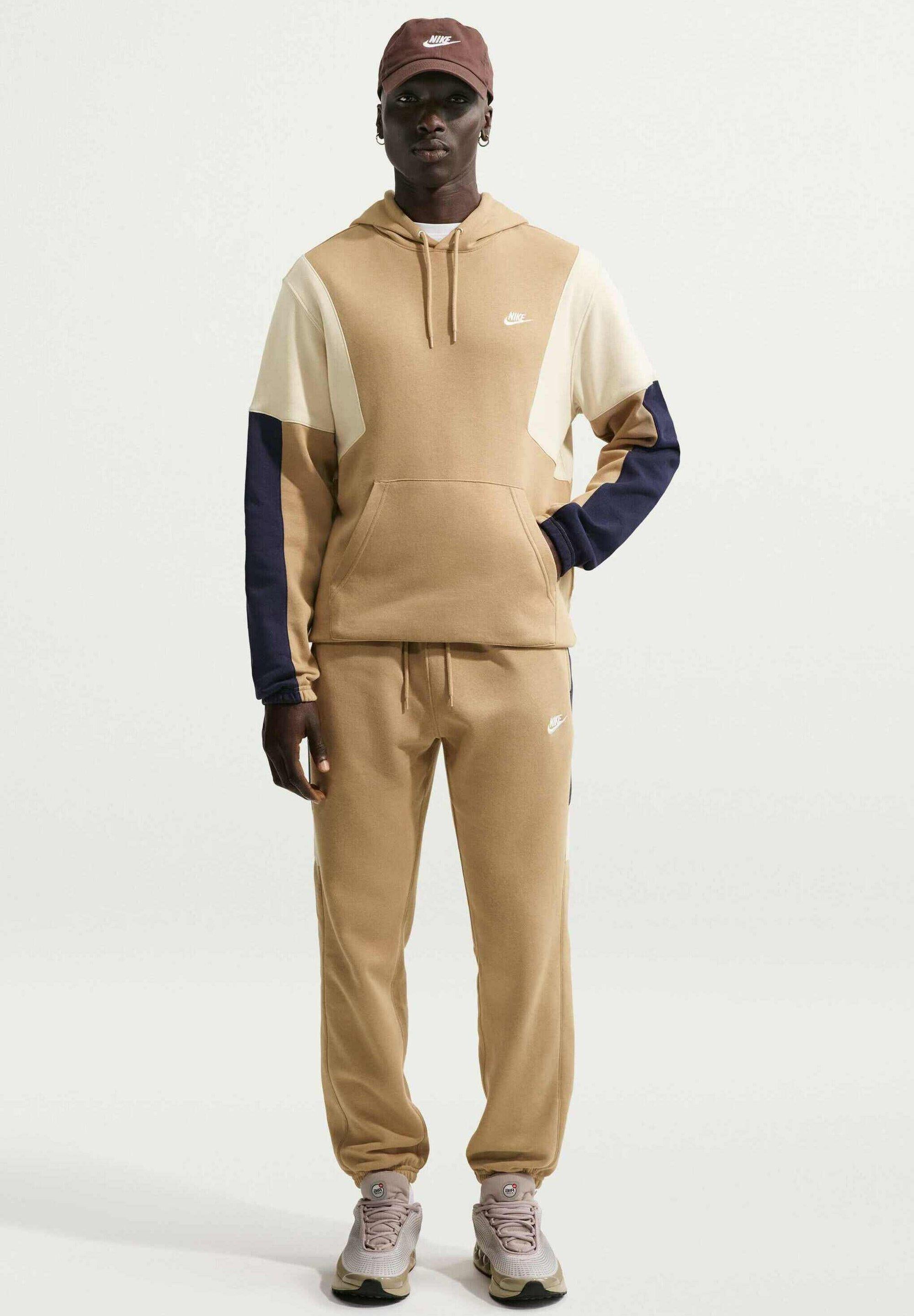 Sportswear Club HV1165 297 NIKE