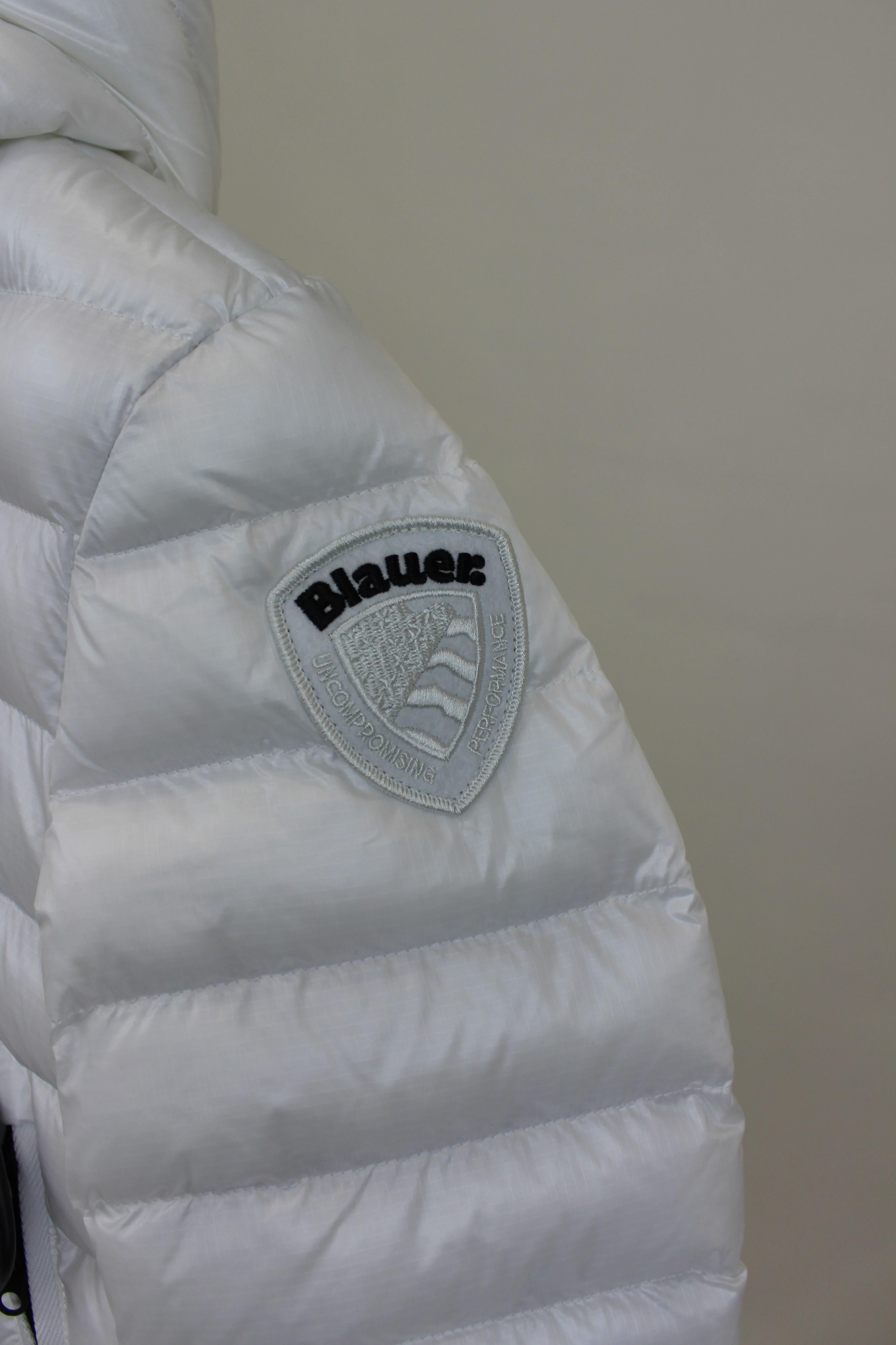 Adams Jr 25WBLKC02426 100EI BLAUER