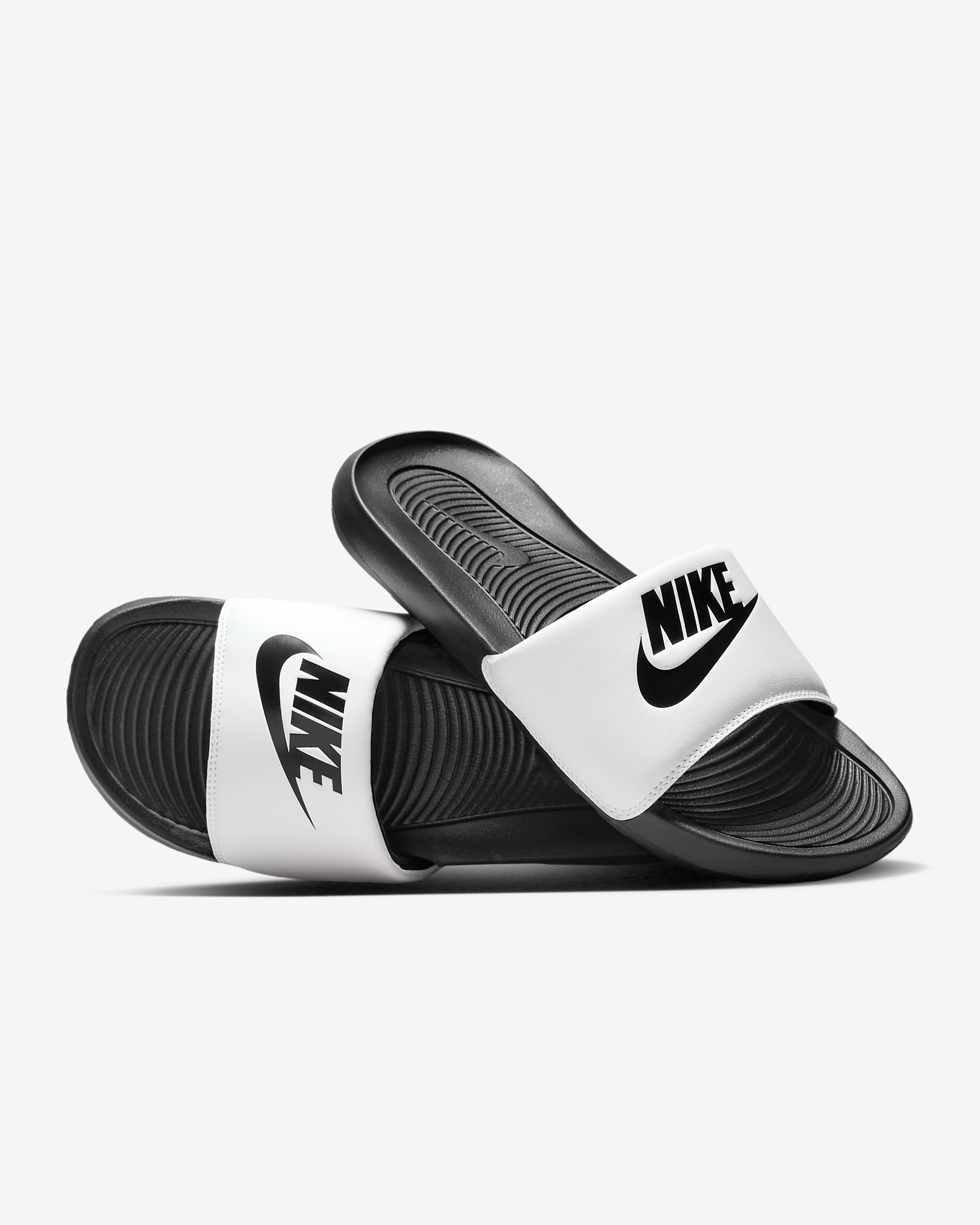 Victori One Slide CN9675 005 NIKE