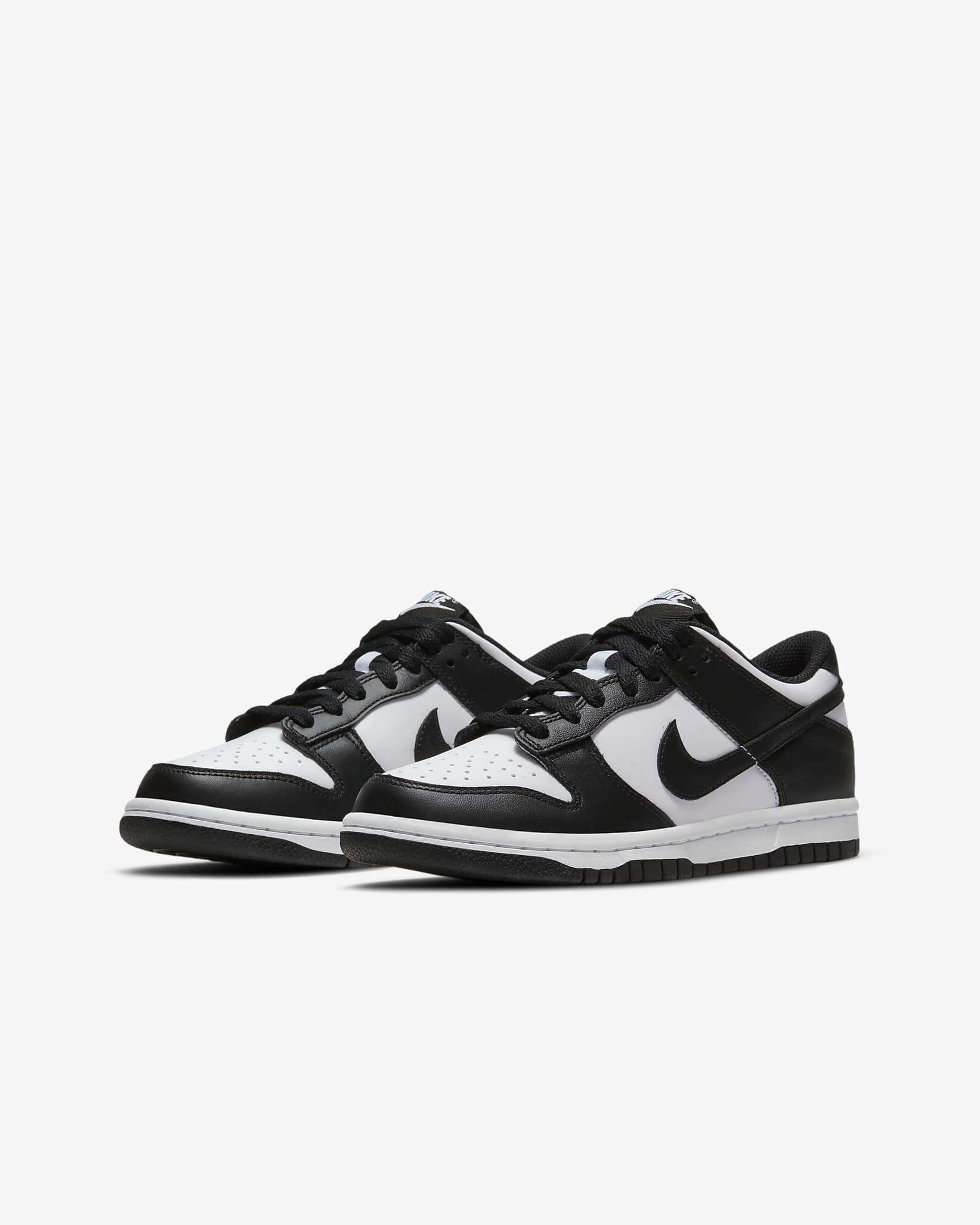 CW1590 100 NIKE