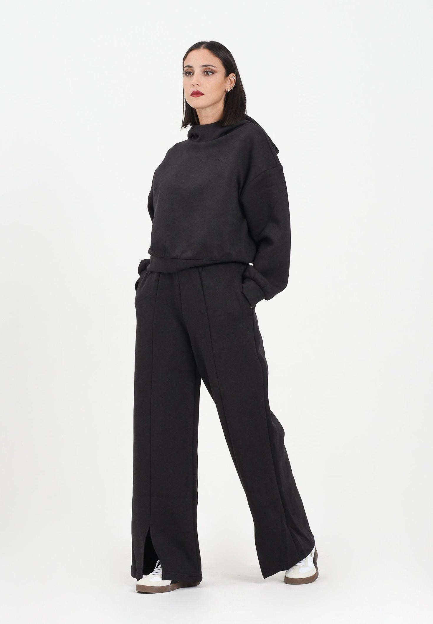 WARDROBE ESS Tracksuit 632051 01 PUMA
