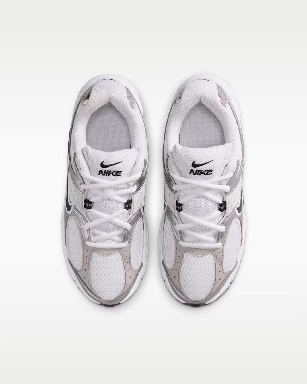 Nike V5 Rnr HQ6411 100 NIKE