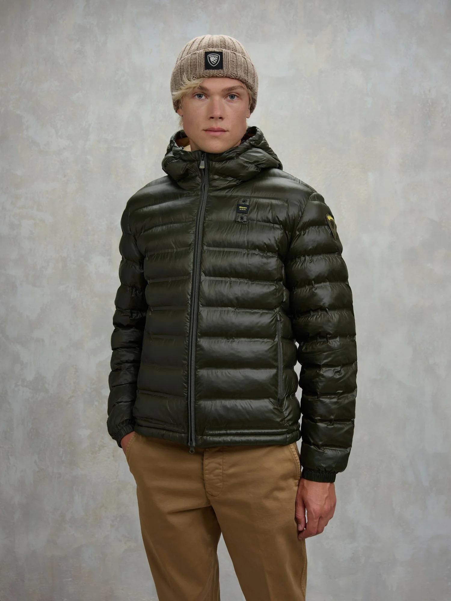 Charles M 25WBLUC02132 678TB BLAUER