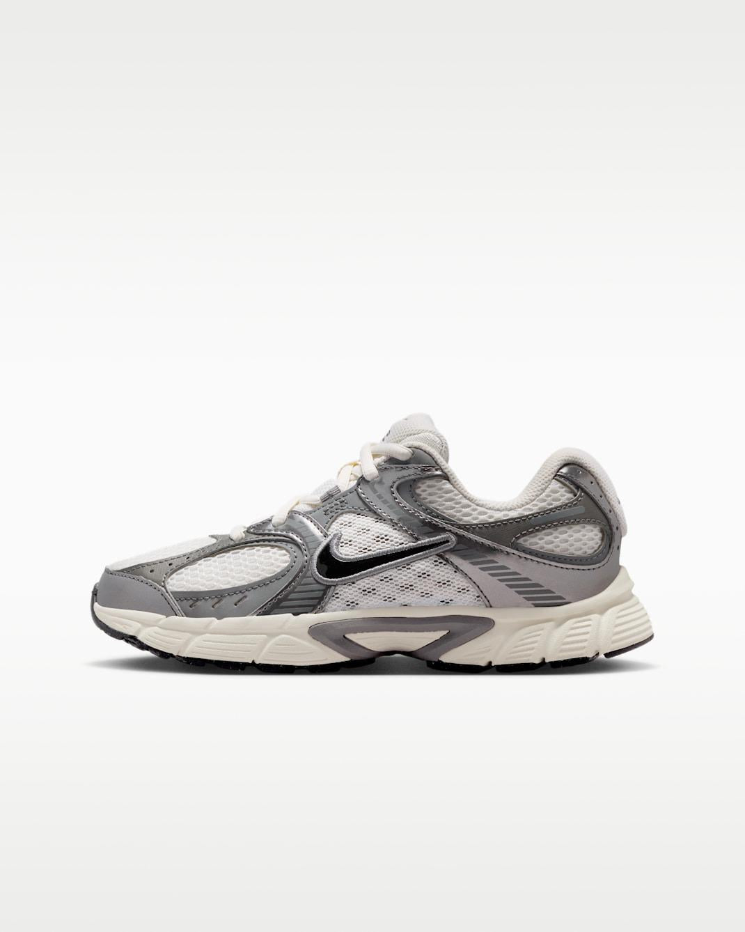 V5 Rnr (GS) HQ6411 003 NIKE