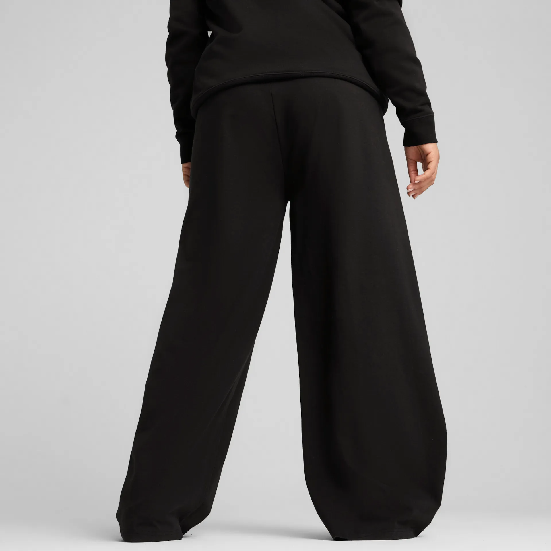 ESS Logo High-Waist Leggings 682428 01 PUMA