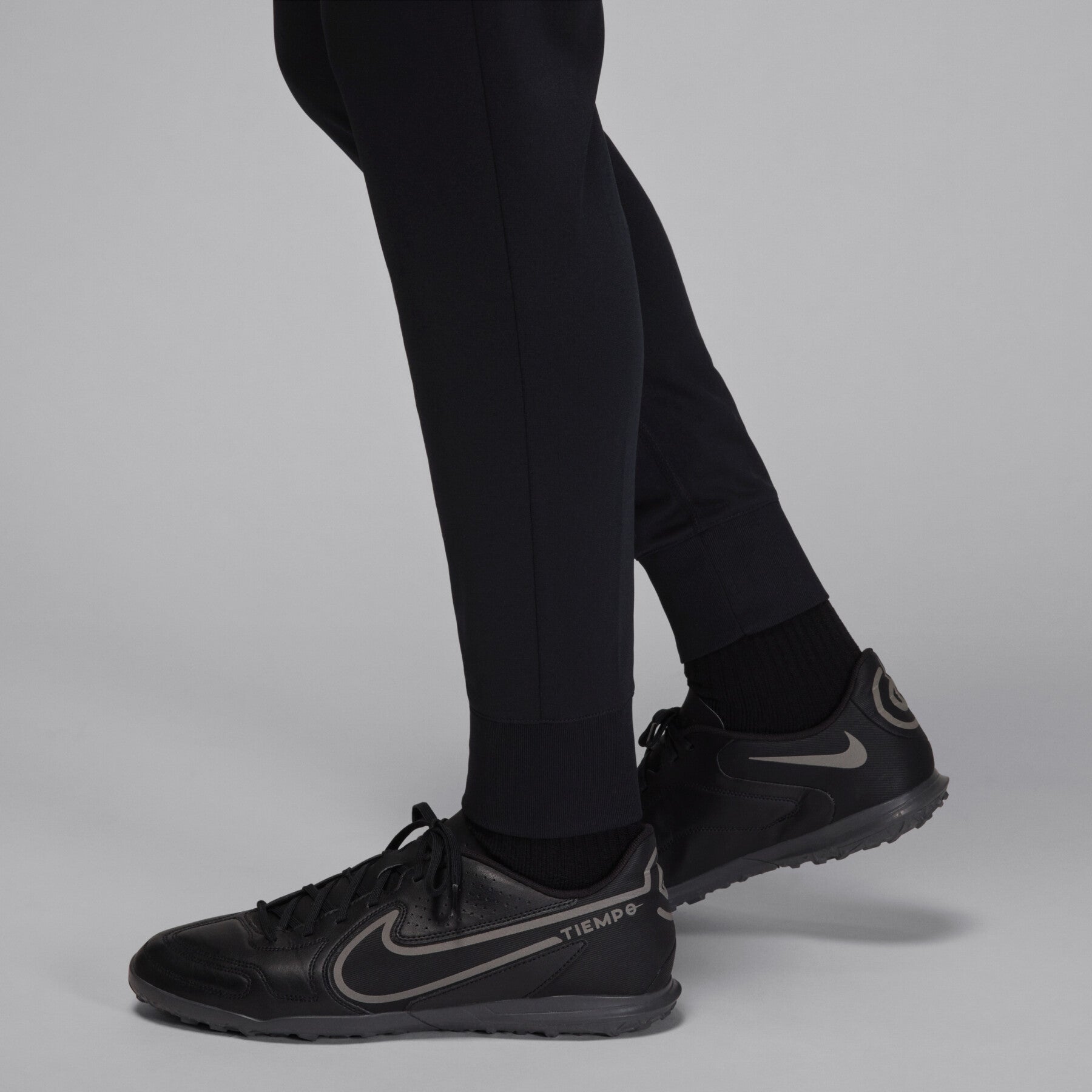 NIKE FQ2474111