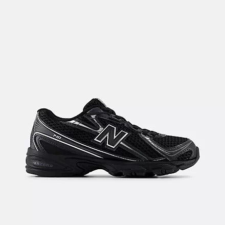 New Balance 740