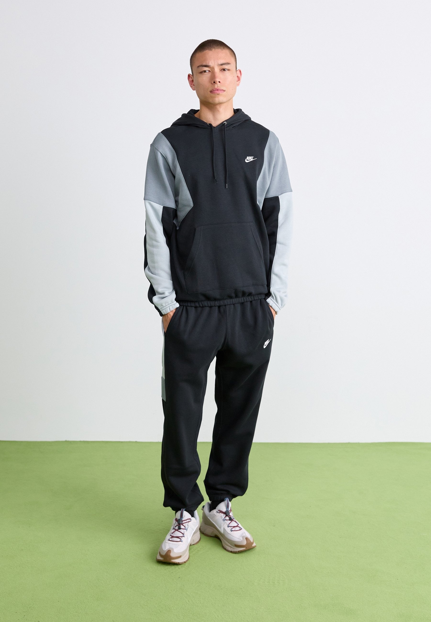 Sportswear Club HV1165 010 NIKE 