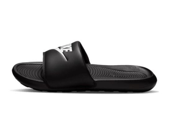Victori One CN9675 002 NIKE 