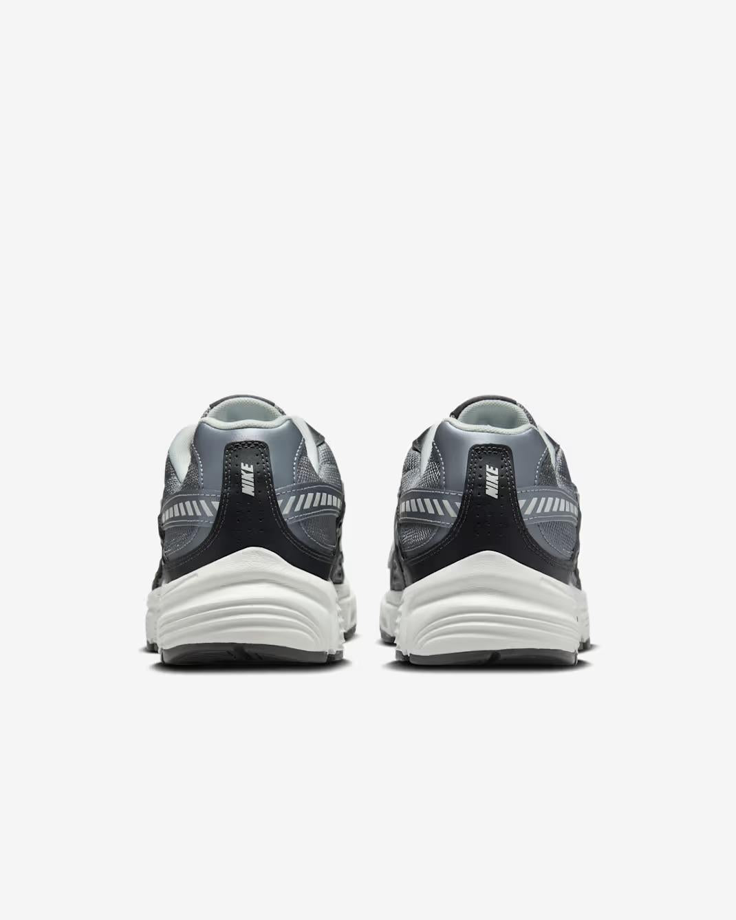 Nike Initiator IB3083 001 NIKE 