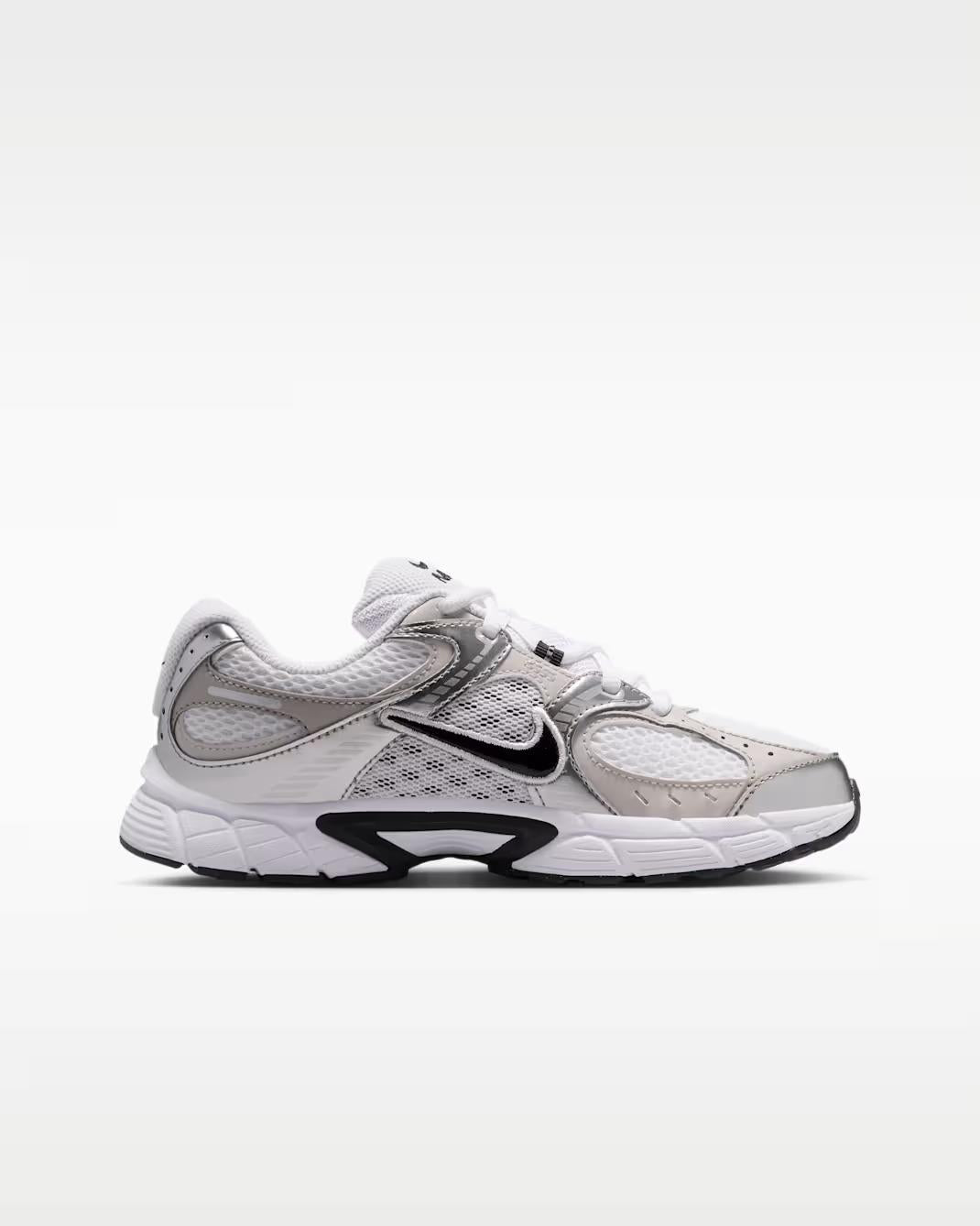 Nike V5 Rnr HQ6411 100 NIKE 