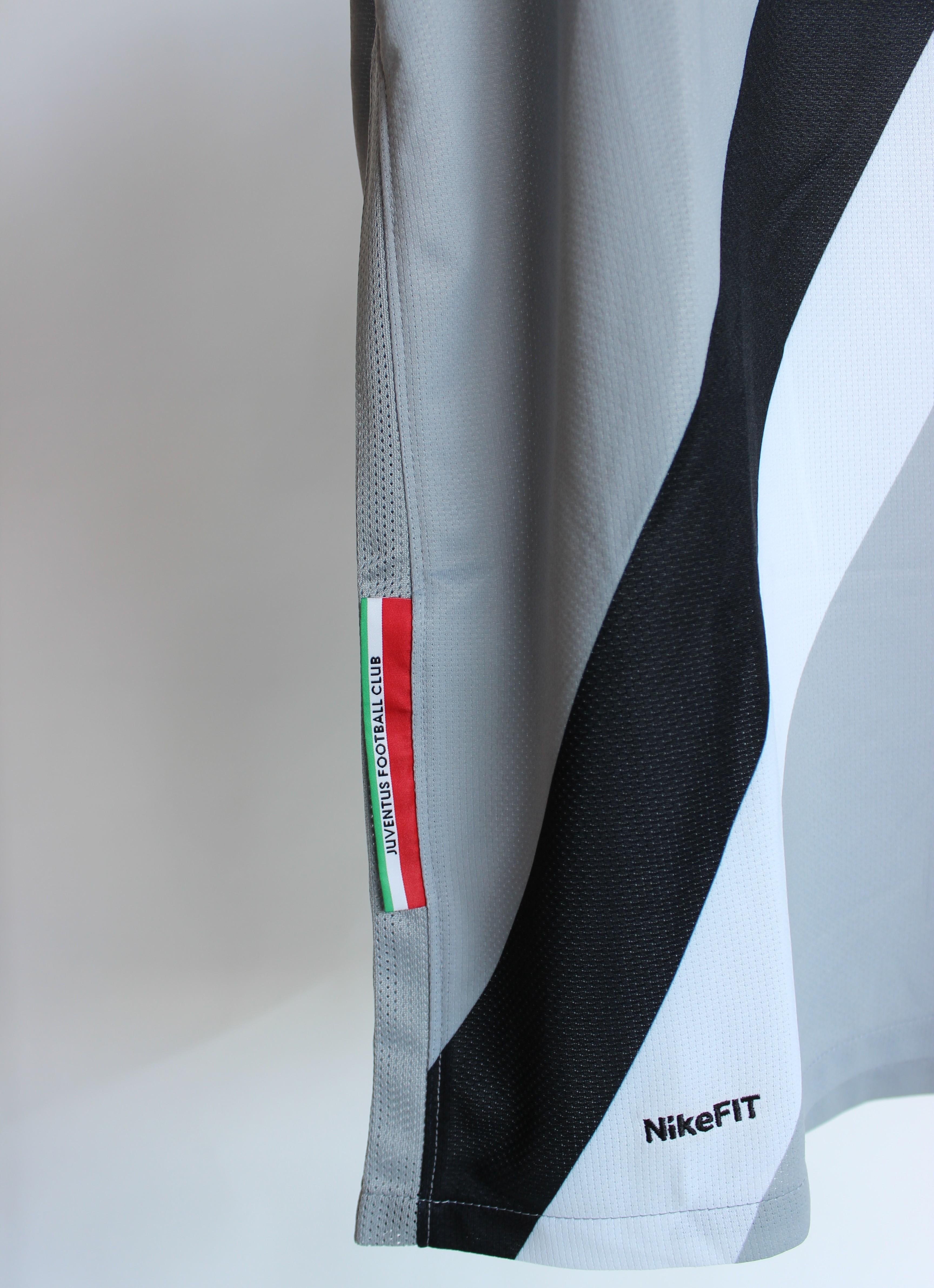2009-11 Juventus 354297 070 NIKE 