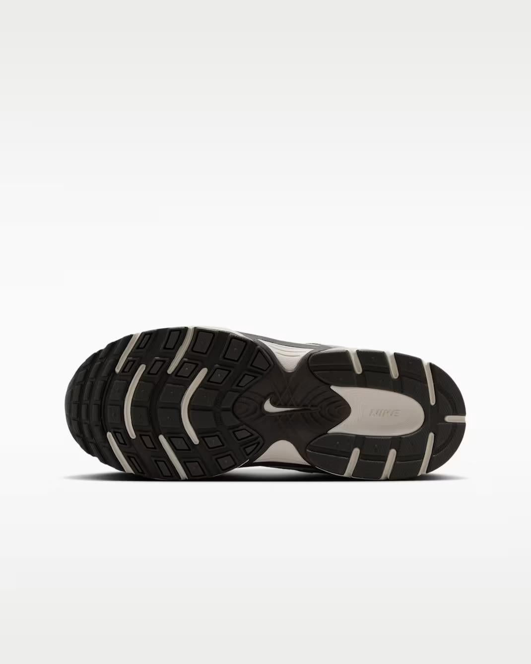 V5 Rnr HQ6411 005 NIKE 