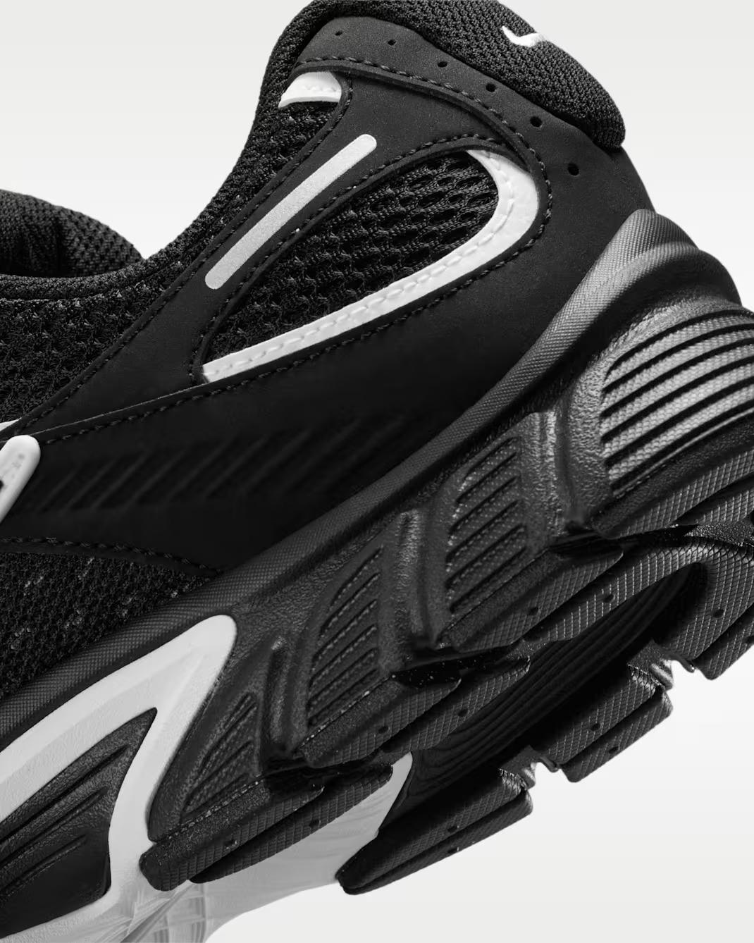 Nike V5 RNR IO7835 001 NIKE 