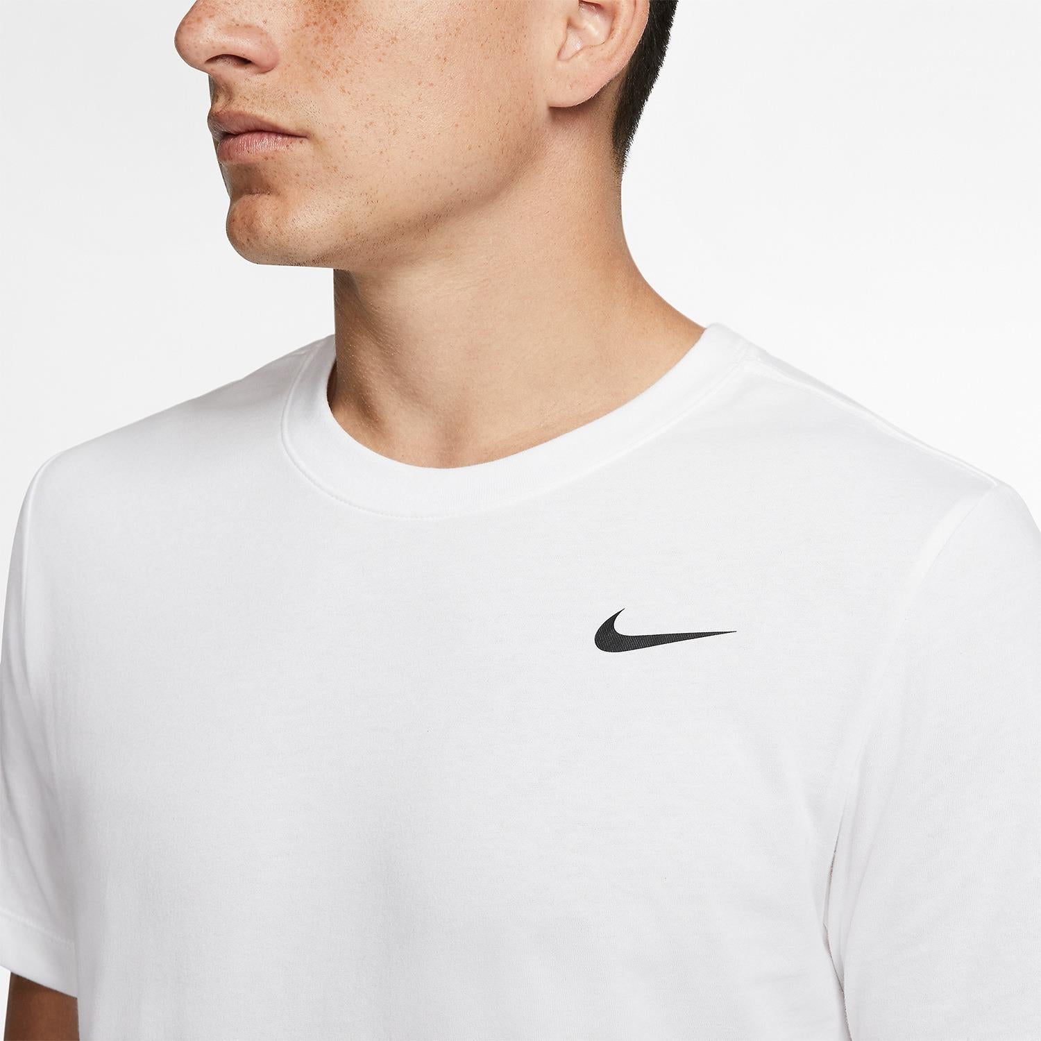 NIKE AR6029100