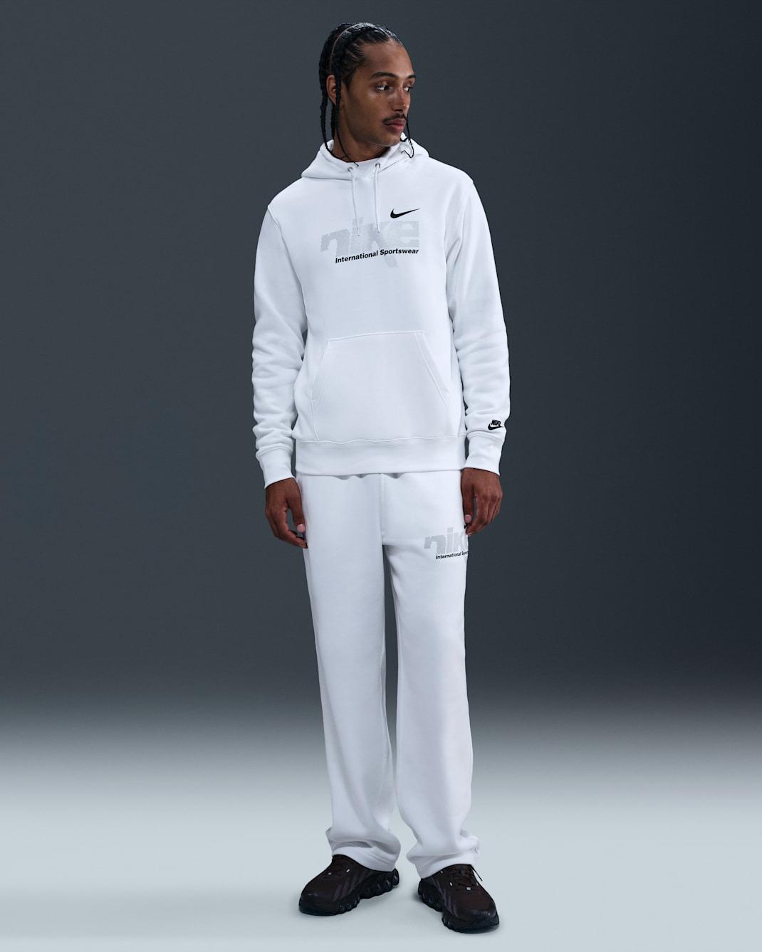 Sportswear Club<BR/>Men's Tracksuit IM8321 100 NIKE 
