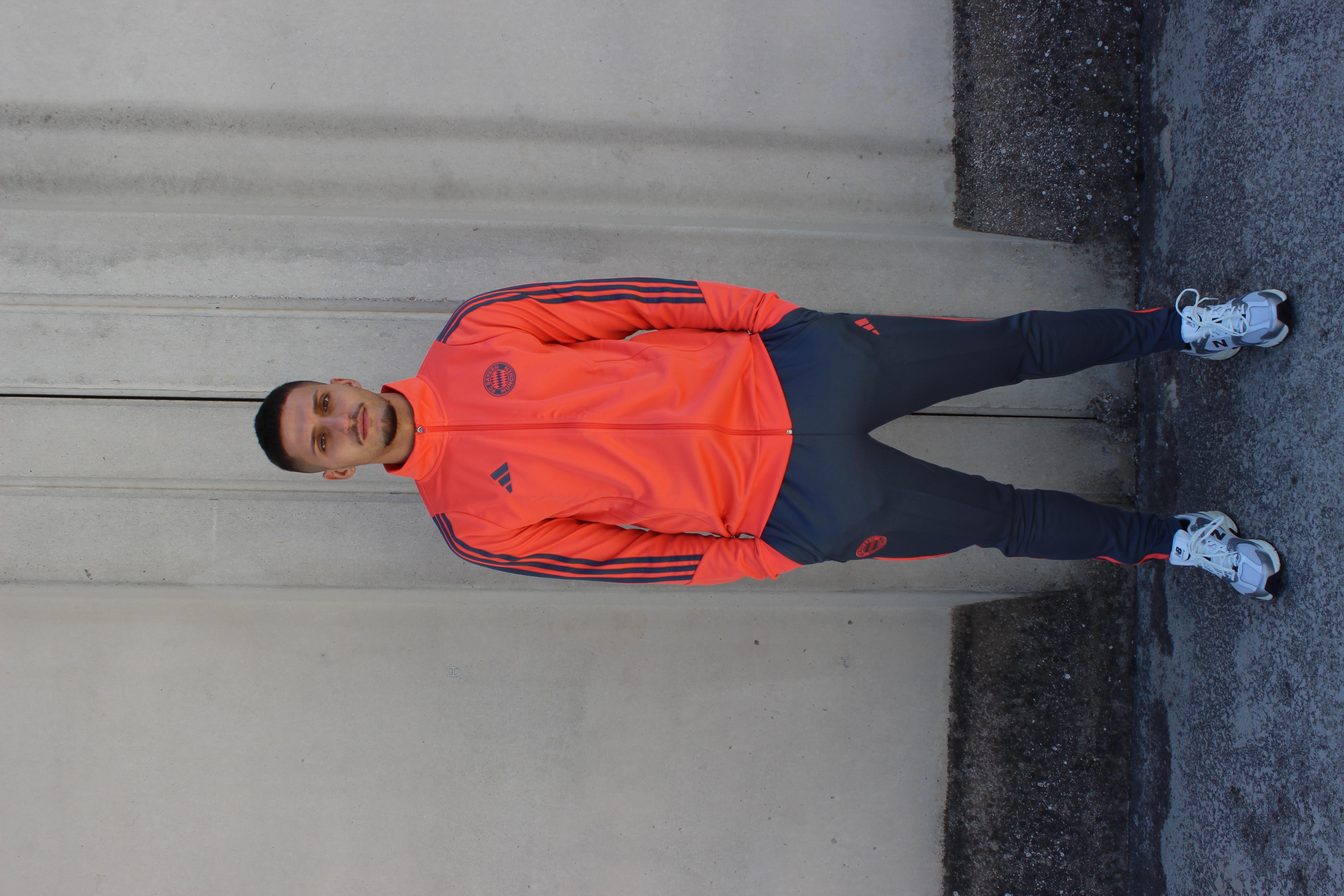 Bayern Munich Pre-Match 2025/2026 JN5629 UNI ADIDAS 