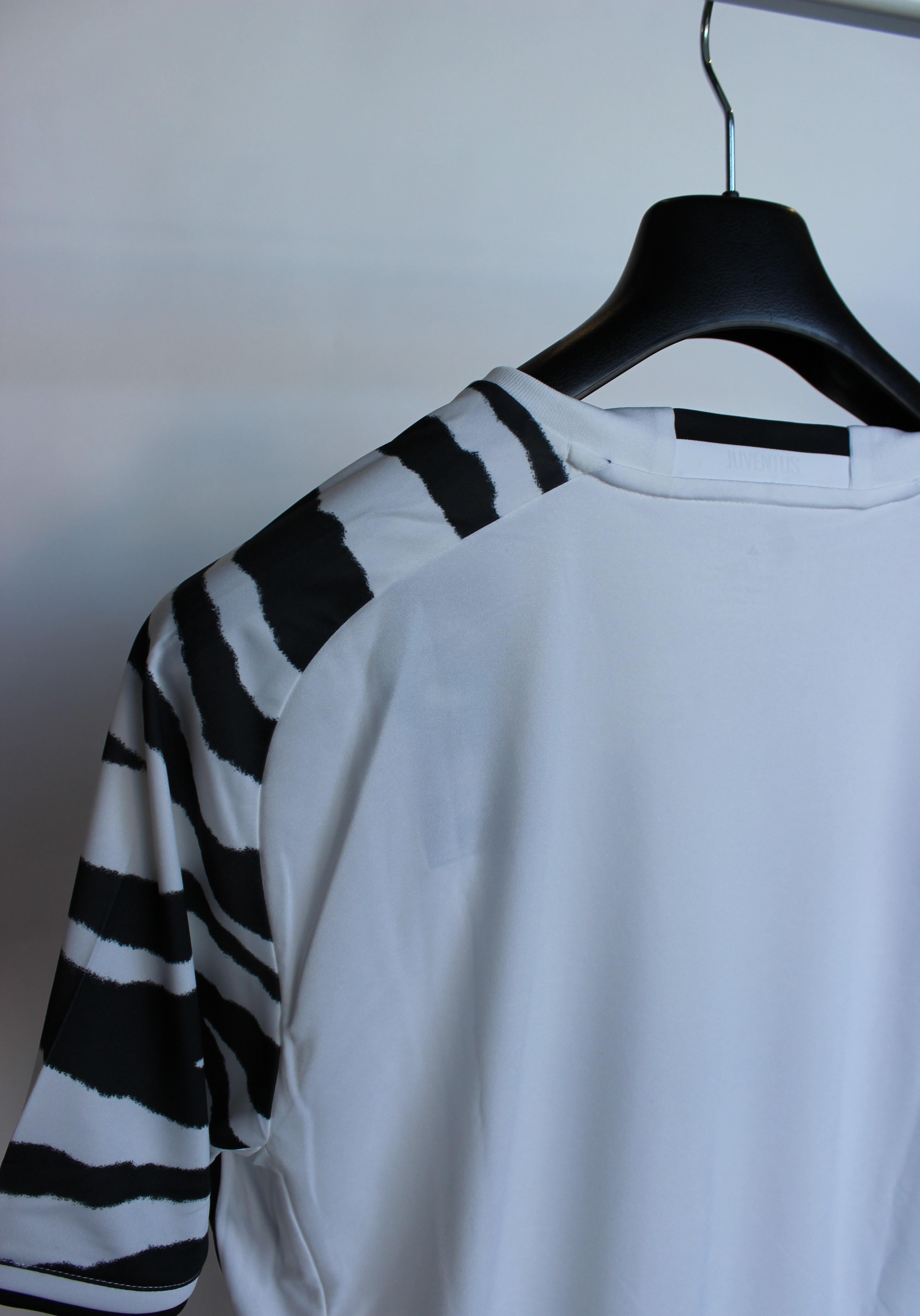 MAGLIA ADIDAS JUVENTUS ZEBRA AP8906 UNI NIKE 