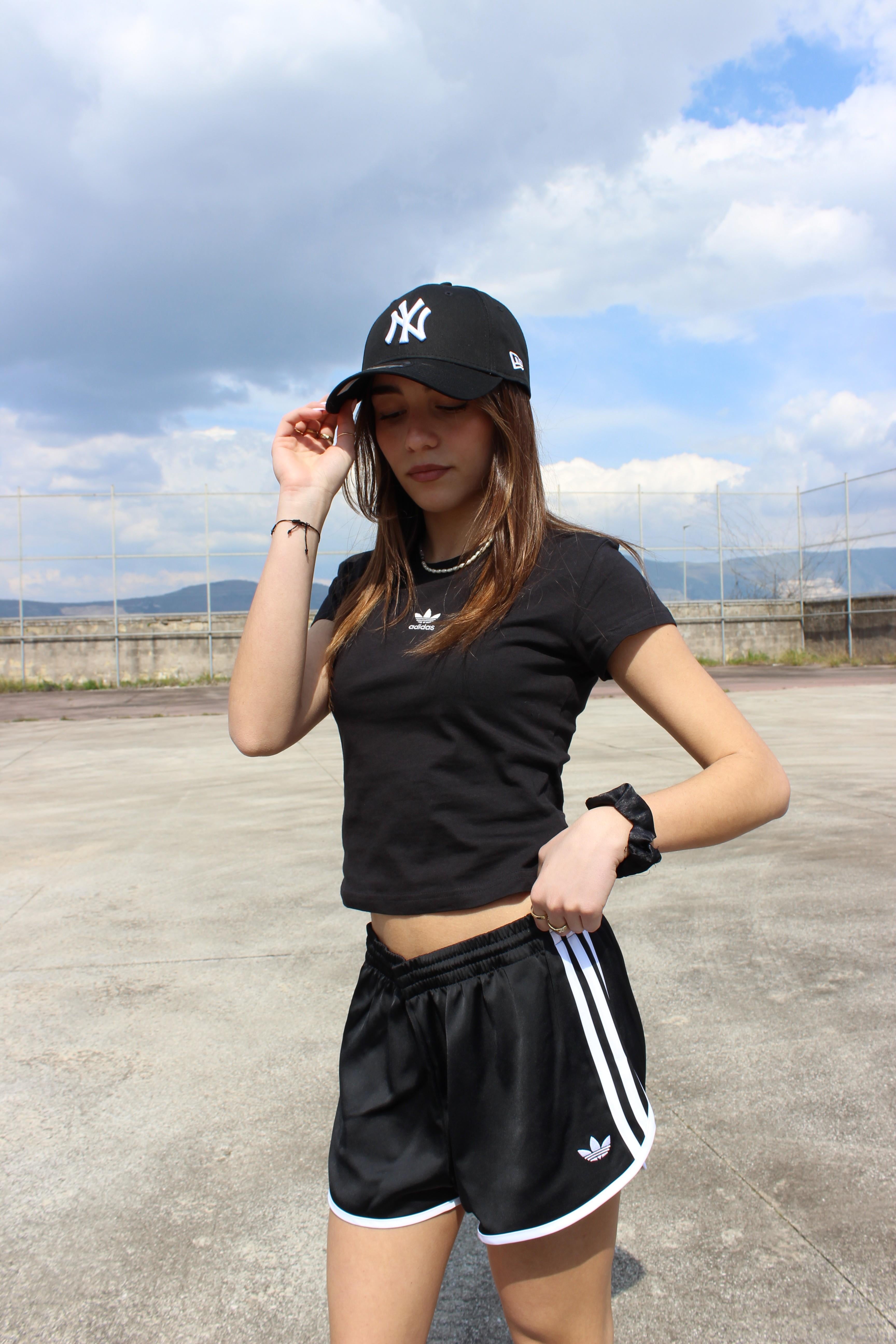 T-shirt Essentials Slim IW5707 UNI ADIDAS 