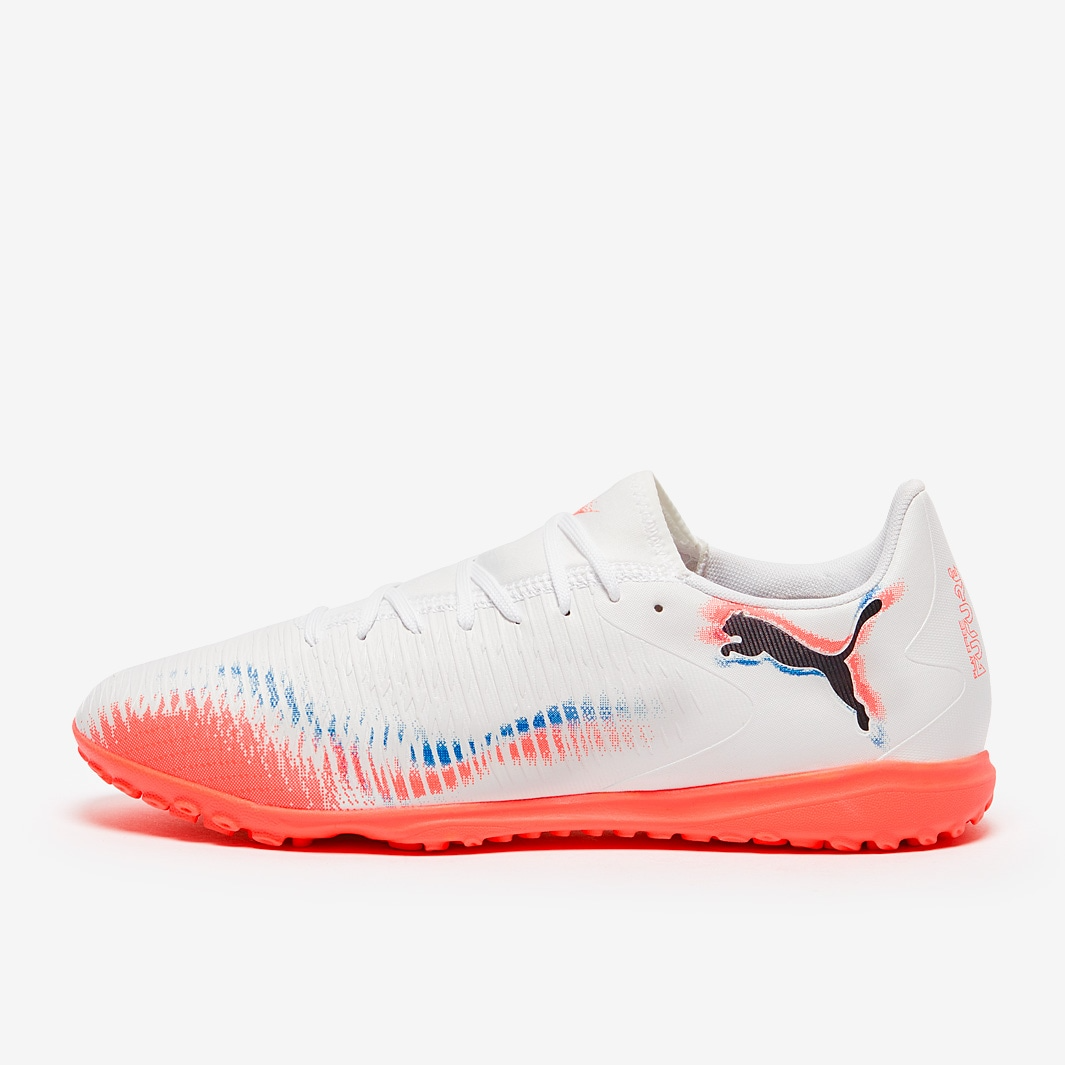Future 8 Play Tt 108605 01 PUMA 