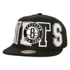 Gorra universitaria de busto
