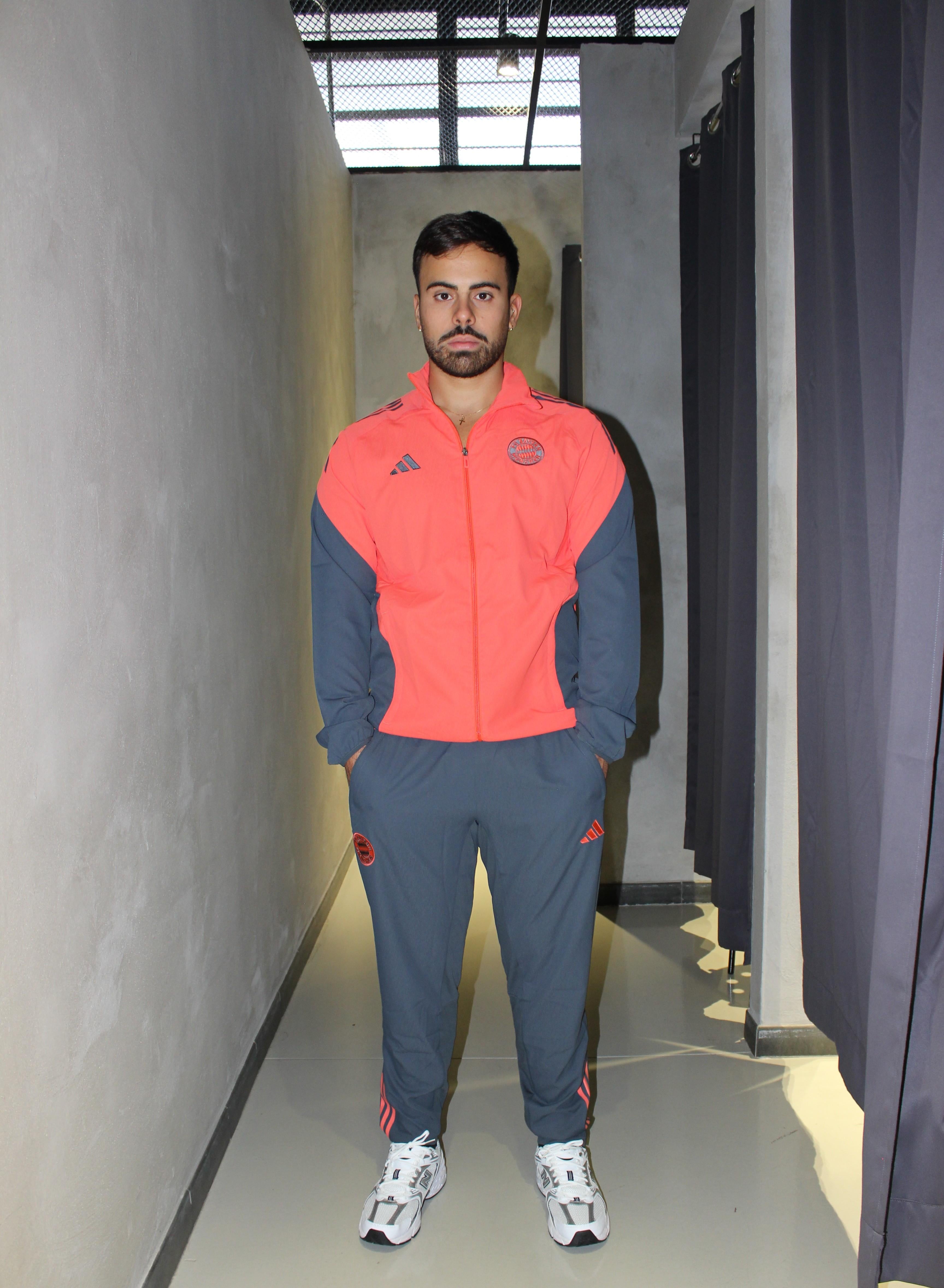 Bayern Munich Pre-Match 2025/2026 JN5629 UNI ADIDAS 