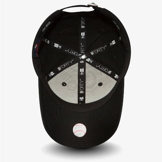 940 Leag basic 10531941 BLKWHT NEW ERA 