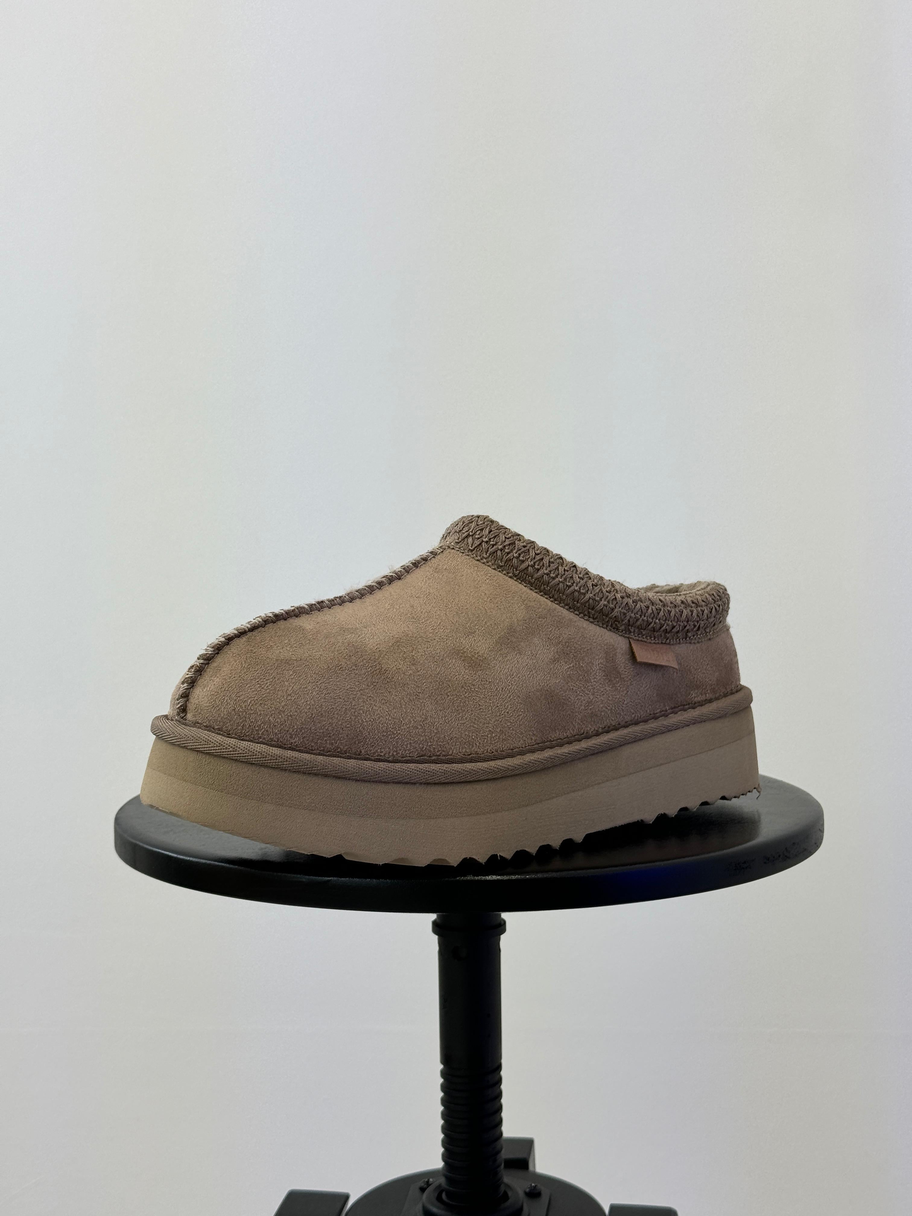 Stivaletto da donna 59561 NUEZ TAUPE MTNG 