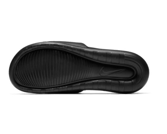 Victori One CN9675 002 NIKE 