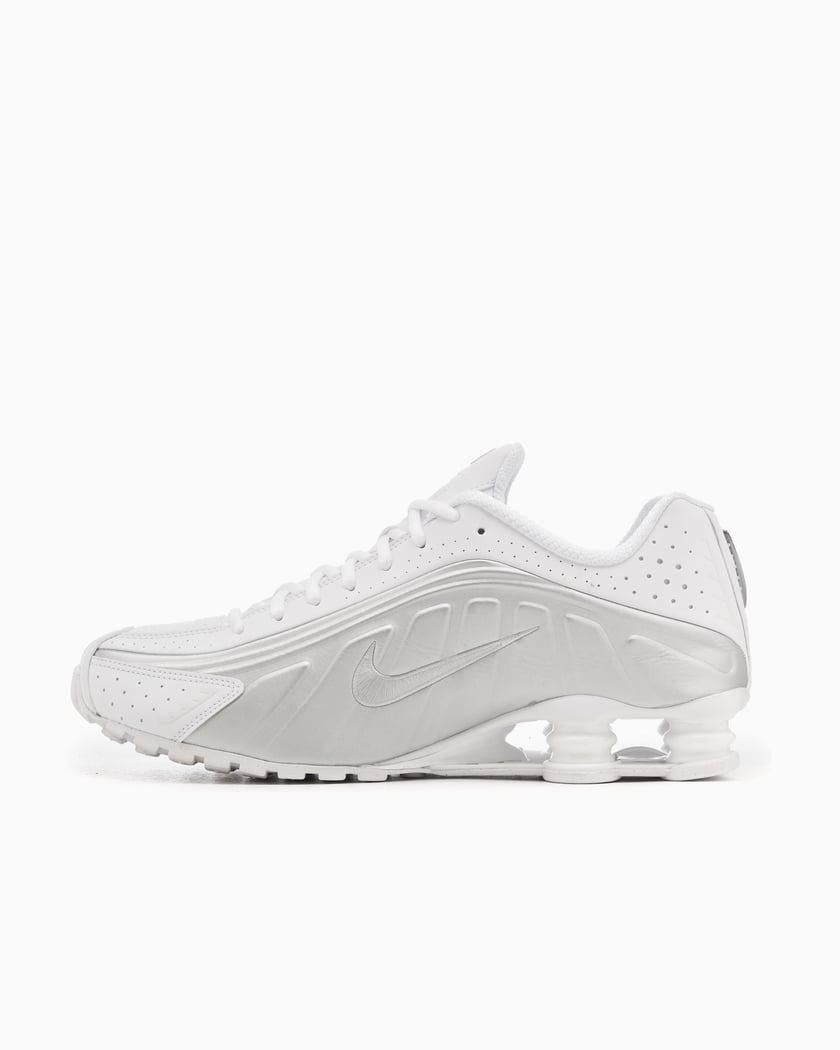 Shox R4 HQ1988 101 NIKE 